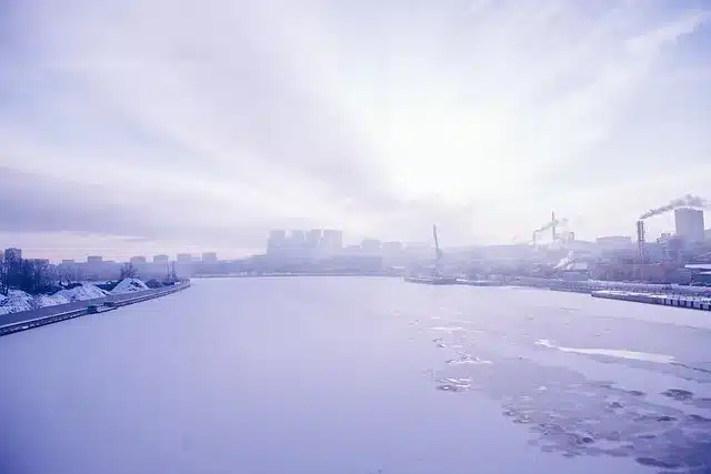 한국 현대사에서의 쿠데타: 변혁적, 친위, 반대중 쿠데타의 의미와 영향
