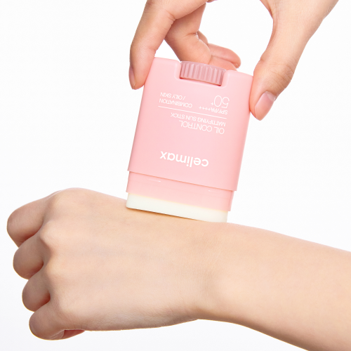 셀리맥스 오일 컨트롤 매티파잉 선스틱 19g SPF50+ PA++++ / 노세범 스웨트프루프